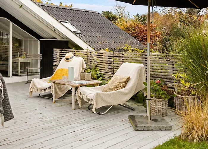 Semesterbostad 3 Bedroom Lovely In